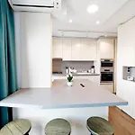 Lakeside By Iulius Mall-private Parking *