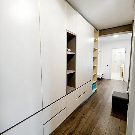 Appartement Lakeside By Iulius Mall-private Parking Cluj-Napoca