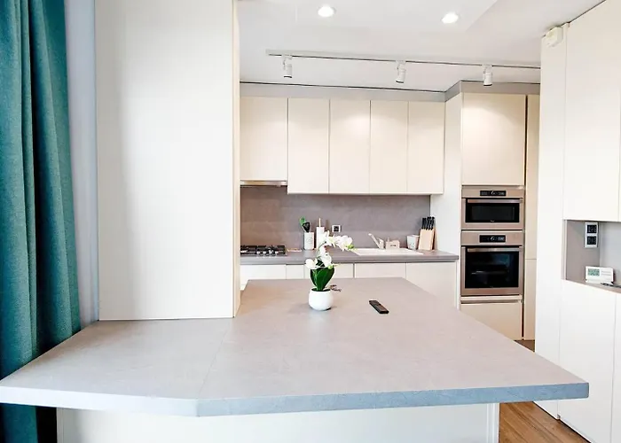 Lakeside By Iulius Mall *